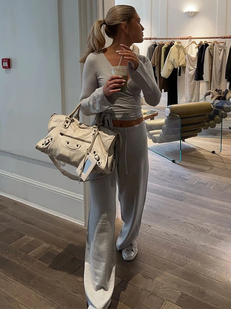 Conjunto de Duas Peças Manga Flare e Calça Solta