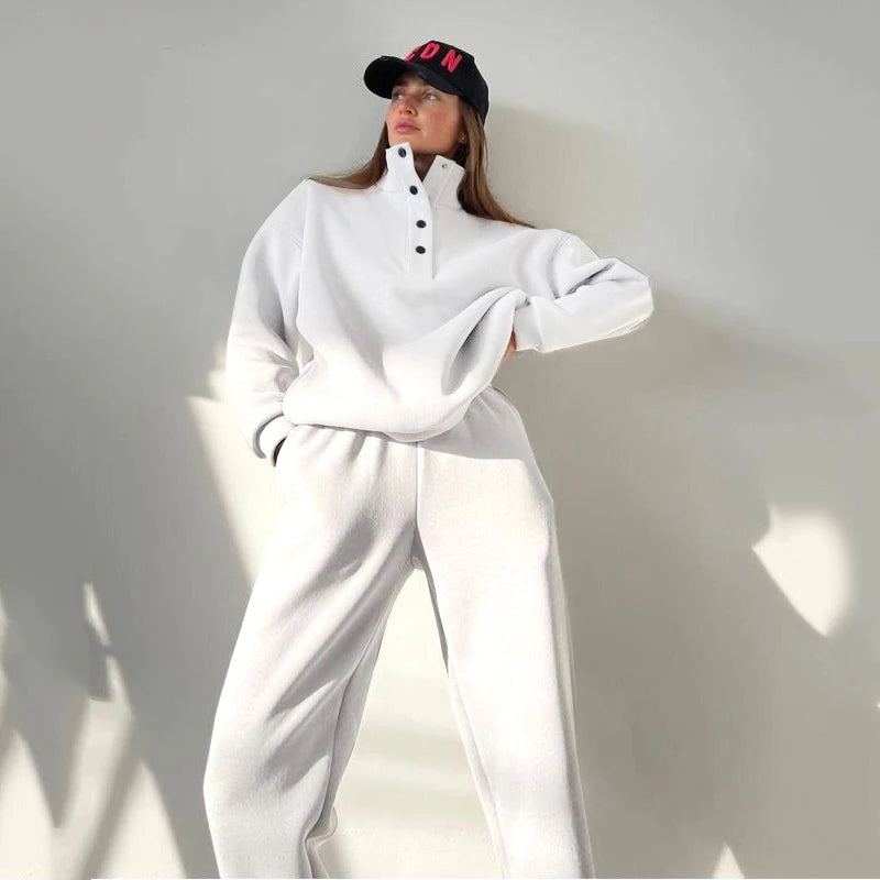 Conjunto Feminino de Botões com Gola Alta de Duas Peças
