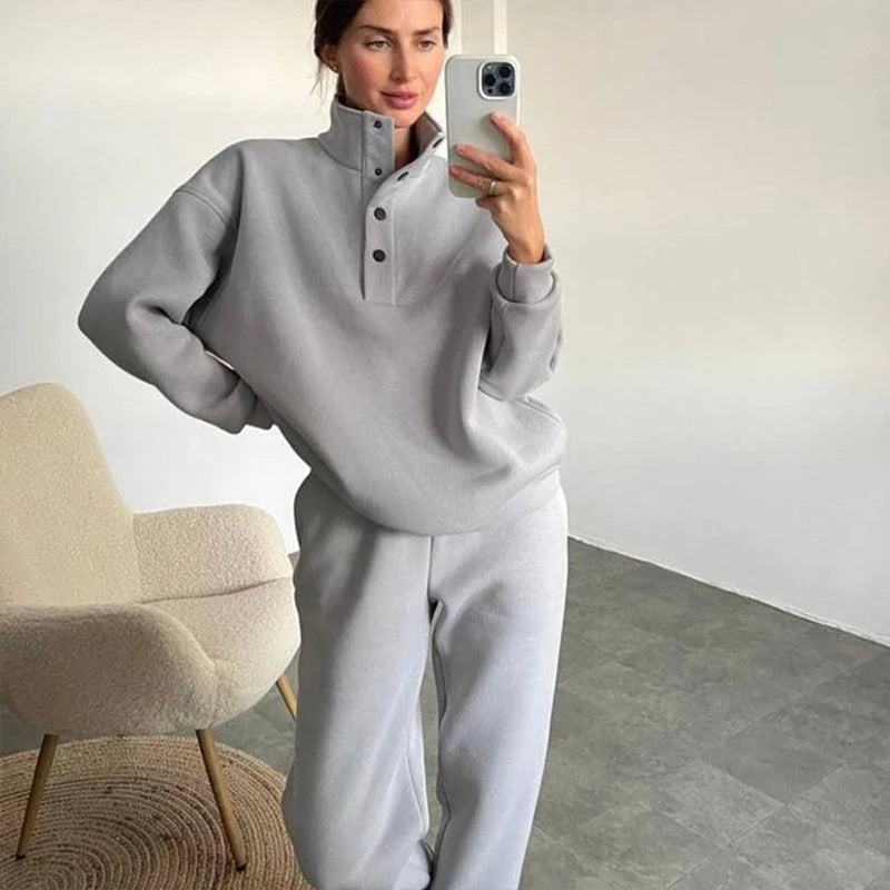 Conjunto Feminino de Botões com Gola Alta de Duas Peças