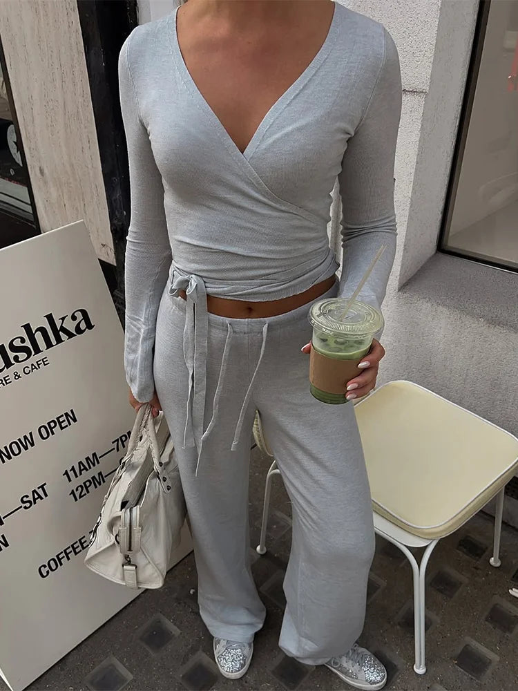 Conjunto de Duas Peças Manga Flare e Calça Solta