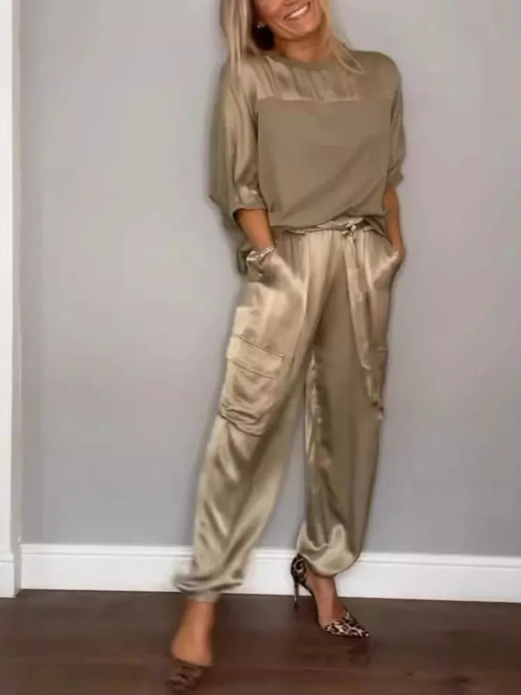 Conjunto de Top de Cetim Liso com Mangas 3/4 e Calça Feminina