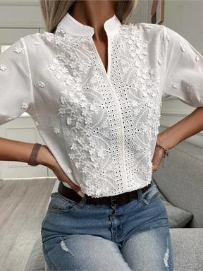 Blusa feminina de manga curta bordada com renda e gola V