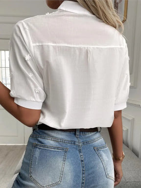 Blusa feminina de manga curta bordada com renda e gola V