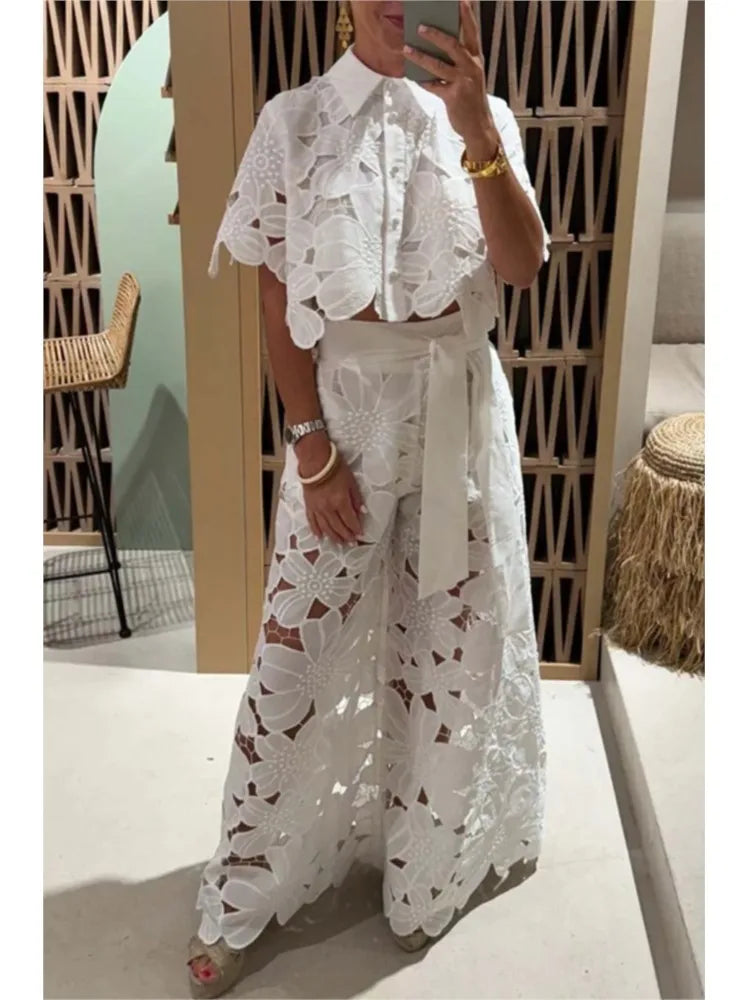 Conjunto Feminino Casual de Blusa de Renda e Calça Pantalona