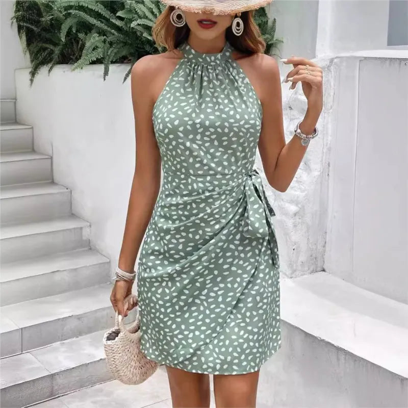 Vestido Curto Sem Manga de Bolinha Plissado